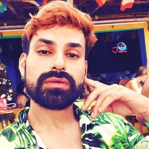 Meet your Posher, Christopher